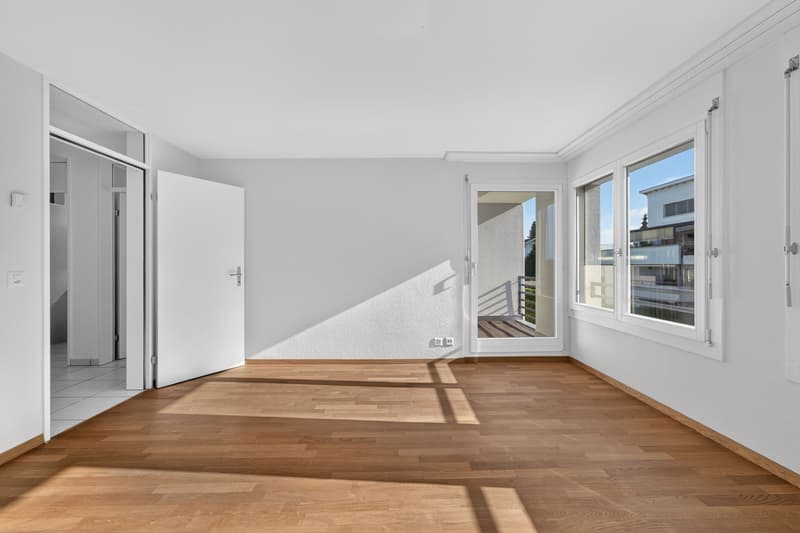 Wohnen wie im Einfamilienhaus - exklusive 5.5-Zimmer-Garten-Maisonette mit sonnigem Privatgarten (8)