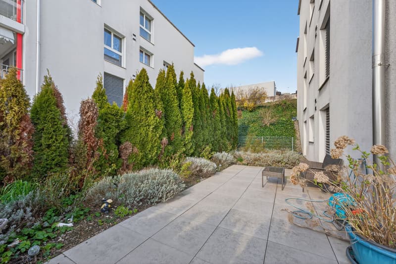 2.5-Zimmer-Gartenwohnung mit Balkon und grosszügigem Gartensitzplatz (9)