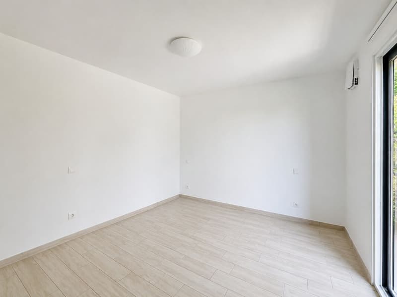 Helles 3.5-Zimmer-Apartment im letzten Stock mit freier Sicht (10)