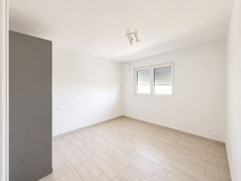 Helles 3.5-Zimmer-Apartment im letzten Stock mit freier Sicht (11)