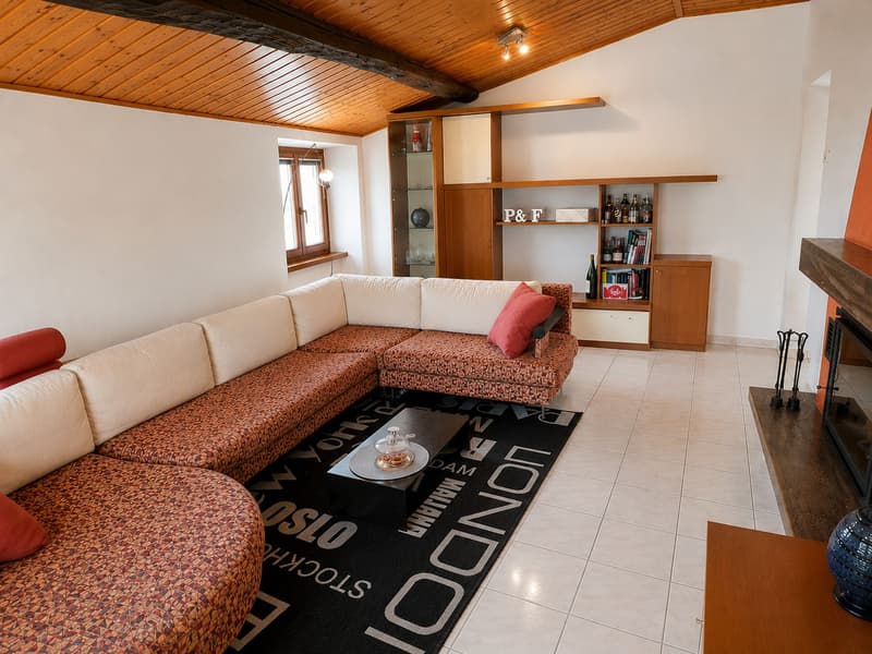 Bequemes Doppelhaus, zwei 4,5-Zimmer-Wohnungen (3)
