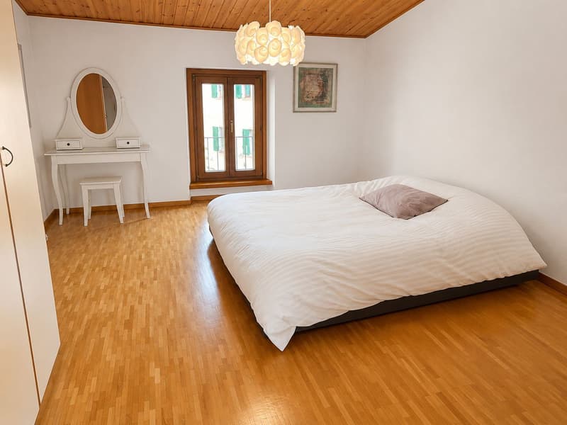 Bequemes Doppelhaus, zwei 4,5-Zimmer-Wohnungen (7)