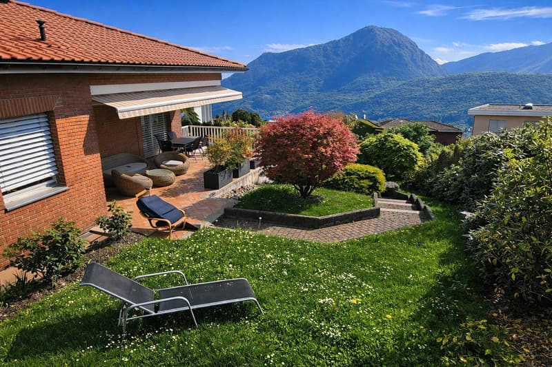 Beautiful villa in Carona with a view, garden and terrace (3)