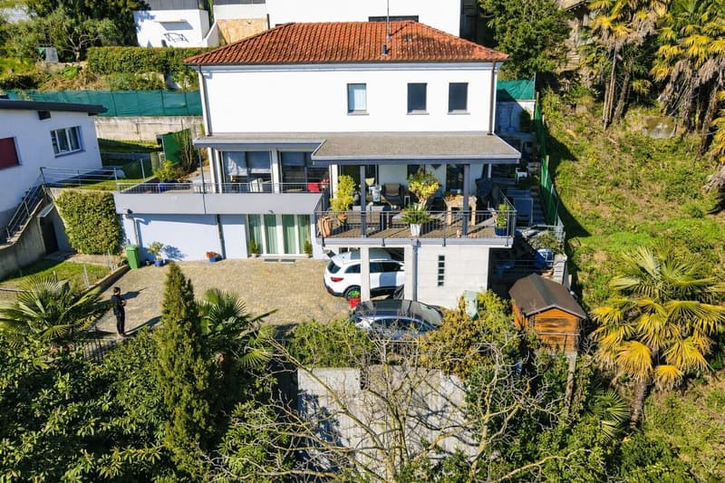 Maison unifamiliale dans le vert, ensoleillée et avec vue (2)