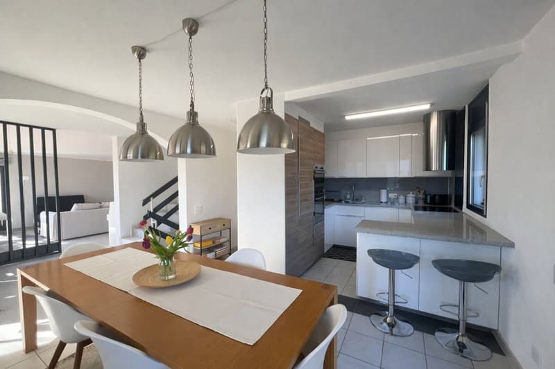 Maison unifamiliale dans le vert, ensoleillée et avec vue (10)