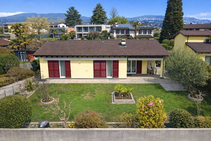 Wonderful single-family house with garden, view and sunny location (1)