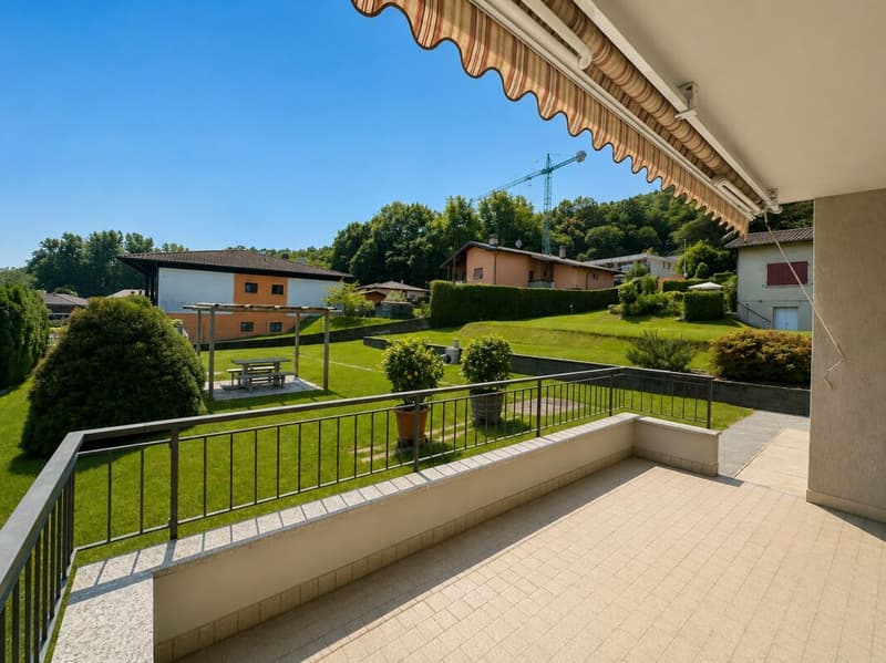 Mietwohnung in Novazzano mit 3.5 Zimmern in einem Doppelhaus mit großer Terrasse und direktem Zugang zum Garten (2)