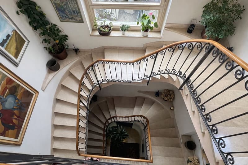 Villa élégante d'époque avec jardin et terrasses au cœur de Balerna (19)