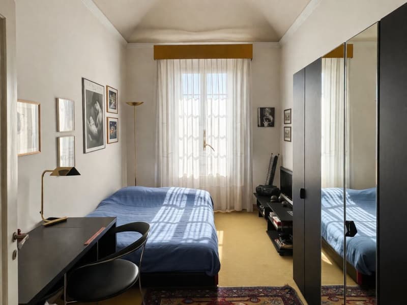Villa élégante d'époque avec jardin et terrasses au cœur de Balerna (34)