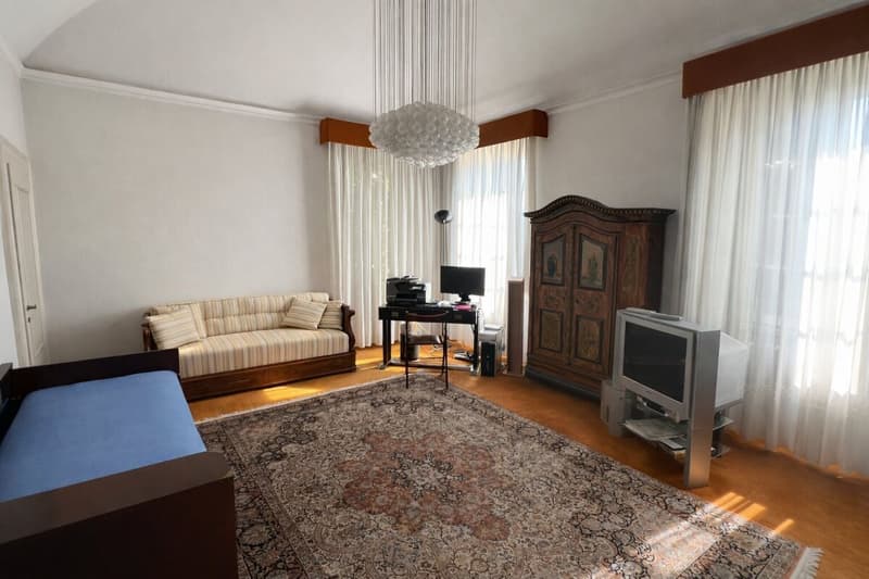 Villa élégante d'époque avec jardin et terrasses au cœur de Balerna (28)