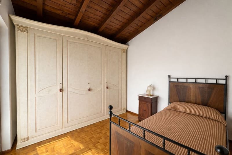 Belle maison unifamiliale avec jardin bien entretenu dans un quartier ensoleillé et bien desservi (15)
