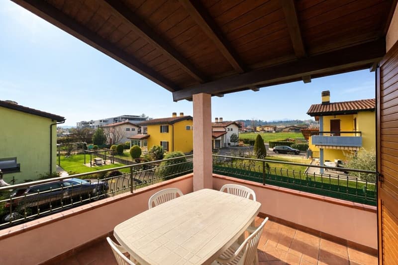 Belle maison unifamiliale avec jardin bien entretenu dans un quartier ensoleillé et bien desservi (16)