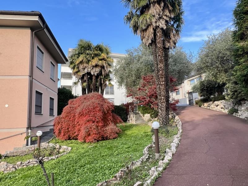Grande et élégante villa avec terrain constructible (1)
