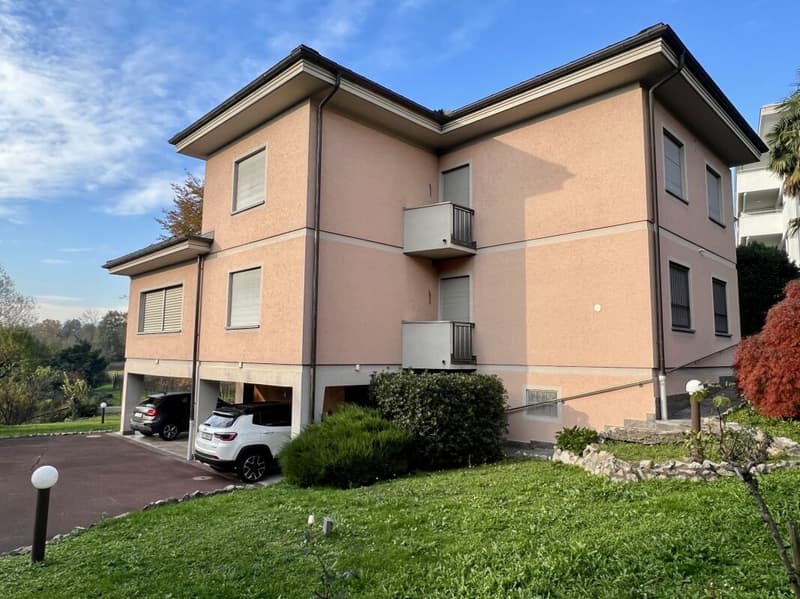 Grande et élégante villa avec terrain constructible (3)