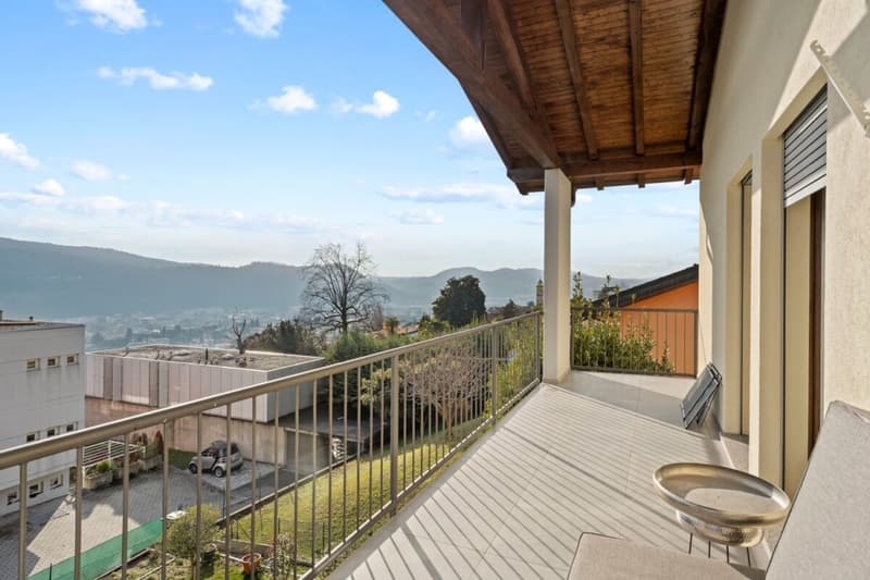 Zweifamilienhaus mit Garten und Aussicht (13)