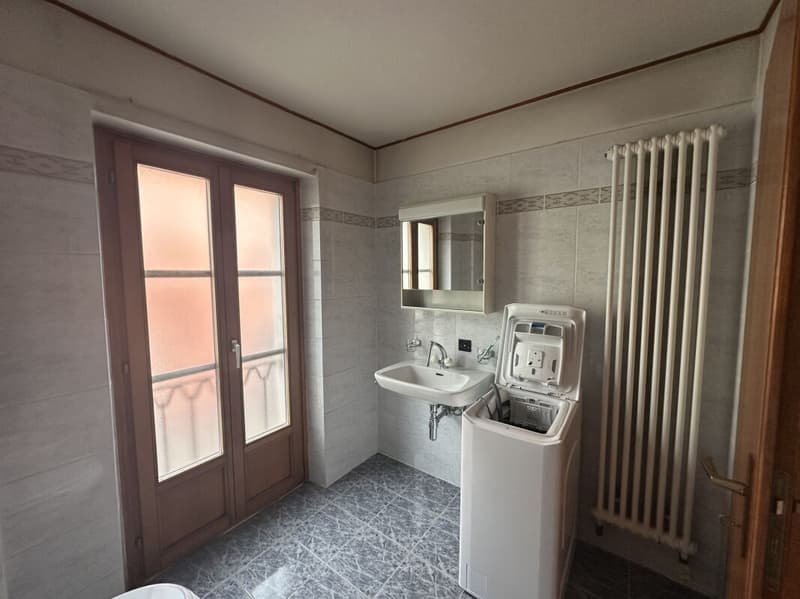 Appartement caractéristique de 2.5 pièces, dans une zone servie (13)