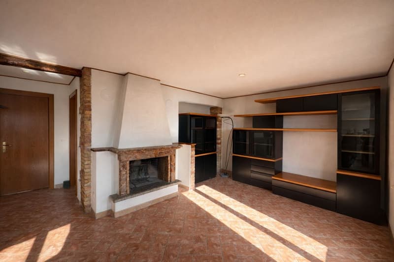 Appartement caractéristique de 2.5 pièces, dans une zone servie (6)