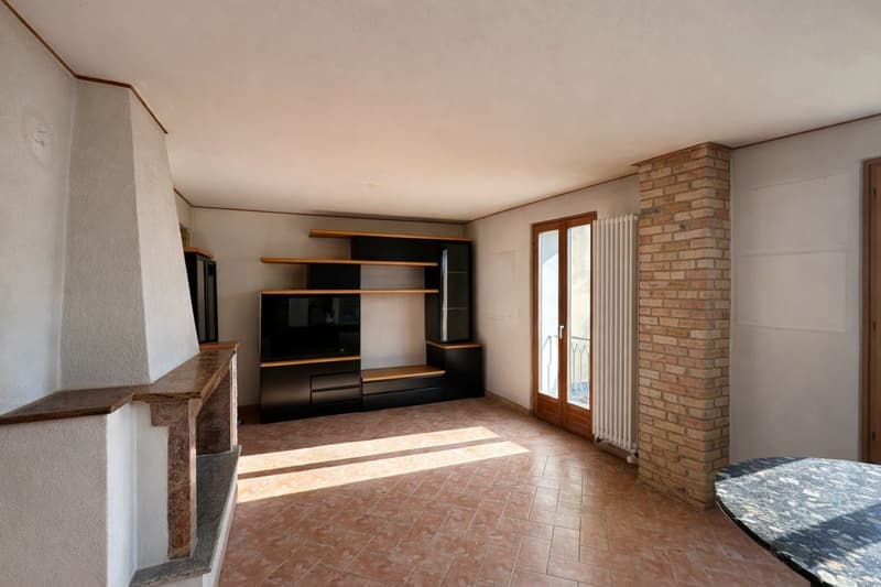 Appartement caractéristique de 2.5 pièces, dans une zone servie (4)