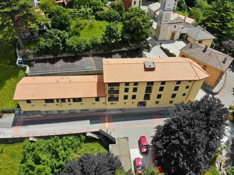 Moderne 3.5-Zimmer-Dachwohnung mit Balkon, Aussicht und zwei Parkplätzen (2)