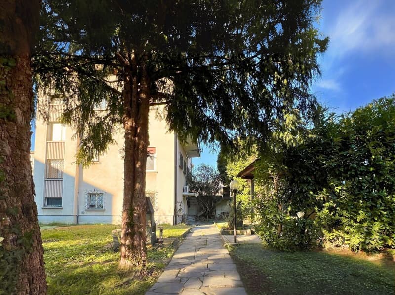 Affittasi appartamento 3.5 locali con balcone e ampio giardino a Balerna (5)