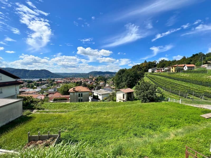 Terreno edificabile con vista aperta e soleggiato (3)
