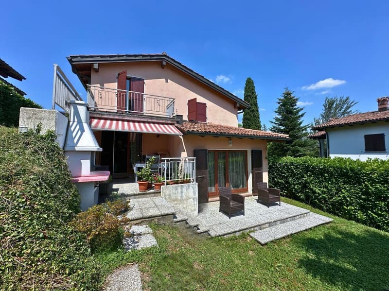 Casa unifamiliare nel verde a Stabio (2)