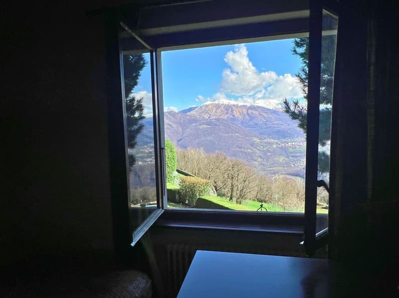 Vaste villa dans le vert avec piscine, vue panoramique et plus de 7'000 m² de terrain (22)