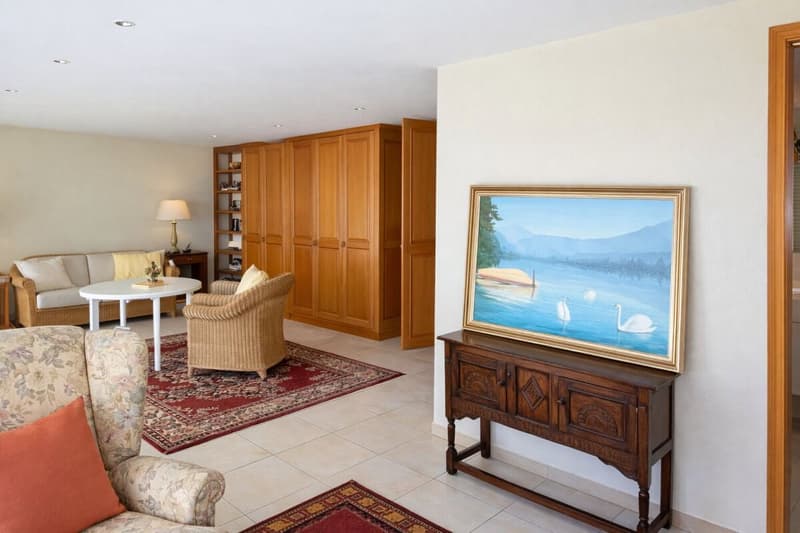 Vaste villa dans le vert avec piscine, vue panoramique et plus de 7'000 m² de terrain (20)