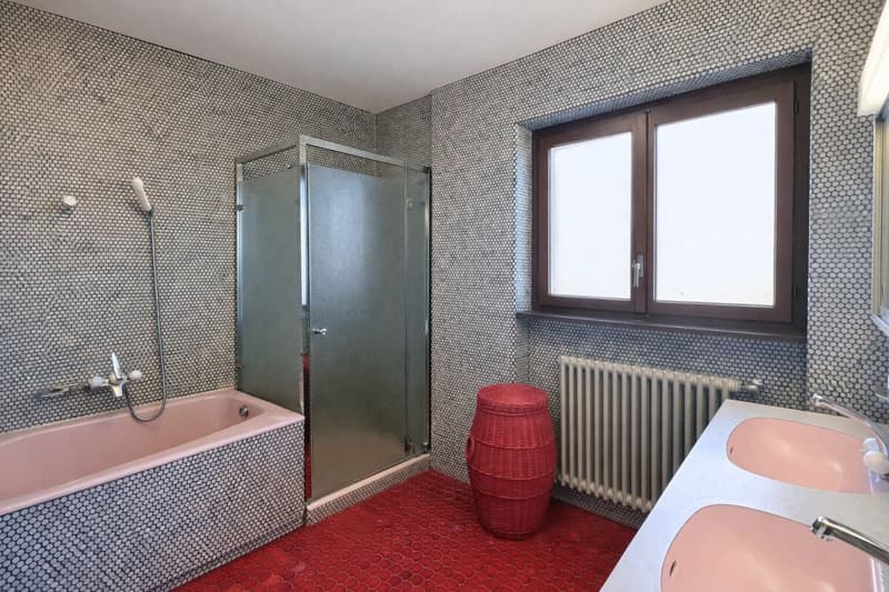 Vaste villa dans le vert avec piscine, vue panoramique et plus de 7'000 m² de terrain (26)