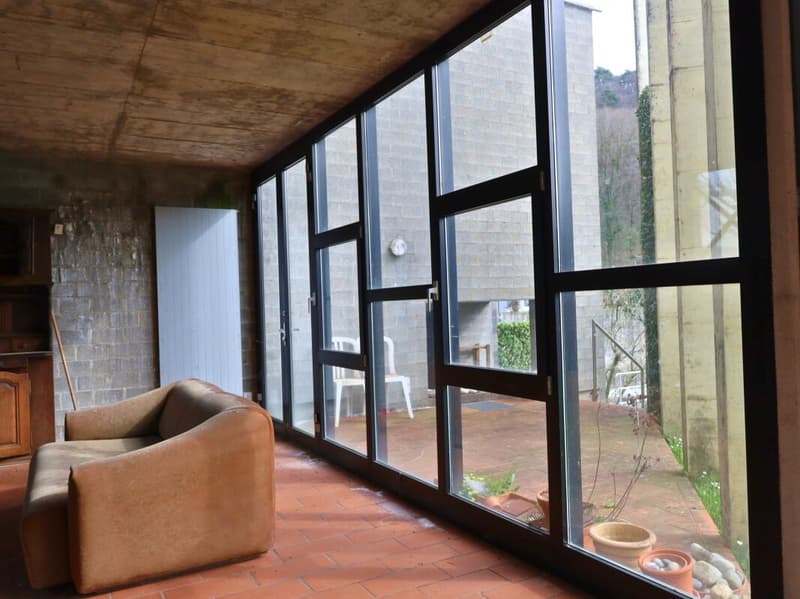 Maison unifamiliale sur trois niveaux avec terrasse panoramique et jardin (5)