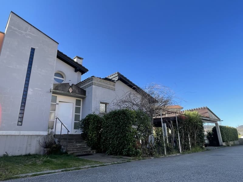 Interesting single-family house with independent apartment and garden (7)