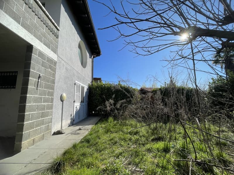 Interesting single-family house with independent apartment and garden (3)