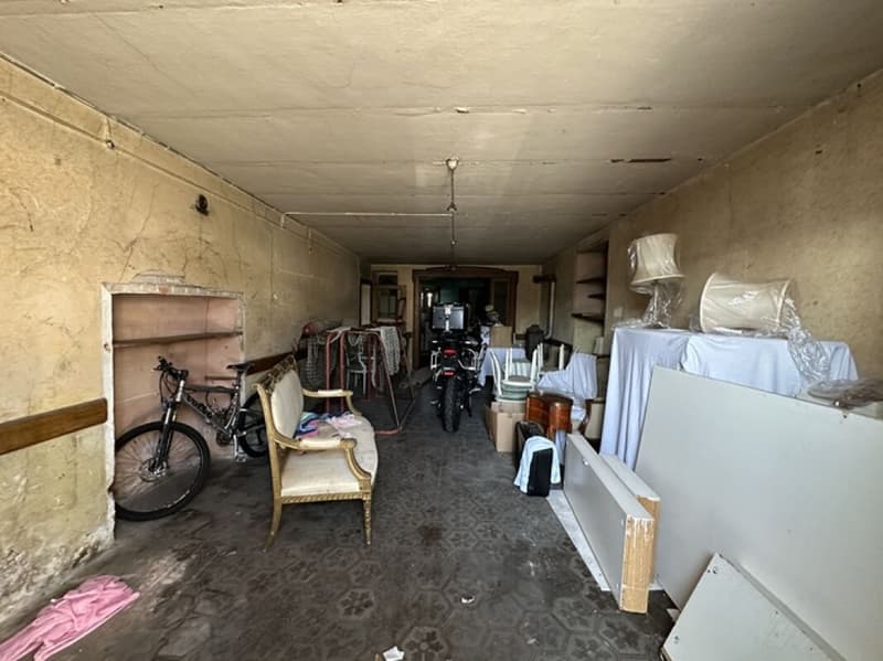 Intéressant complexe résidentiel à rénover avec cour privée et petit jardin (19)
