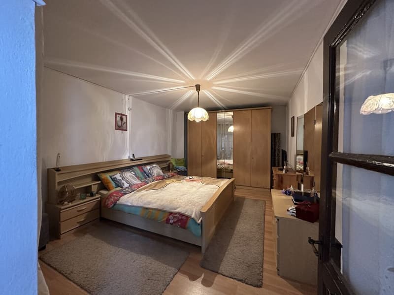 Intéressant complexe résidentiel à rénover avec cour privée et petit jardin (15)