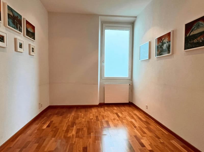 Appartement de bureau élégant à vendre dans le centre de Chiasso (8)
