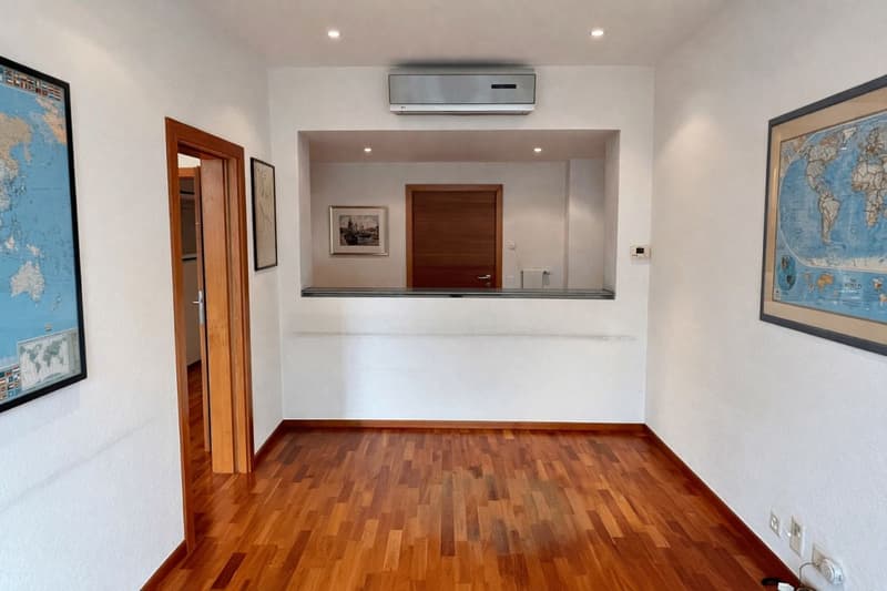 Appartement de bureau élégant à vendre dans le centre de Chiasso (5)