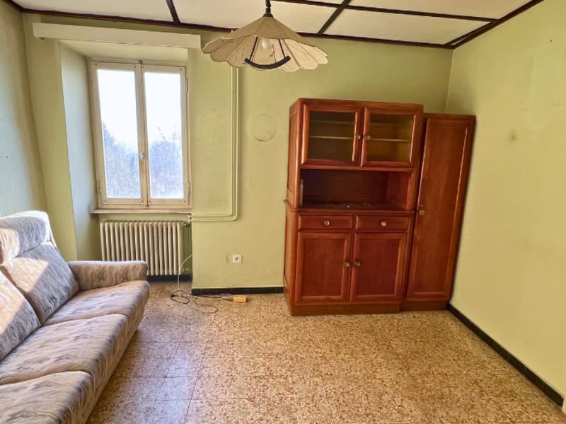 Maison à rénover dans un quartier calme (5)