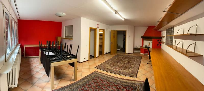 Bureau à louer à Stabio (1)