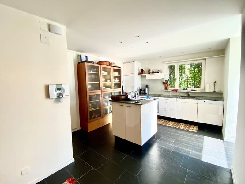 Detached house with garden and garage (3)