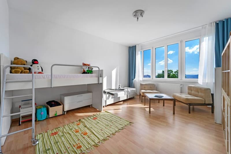 Spacious residential and commercial property with a view (11)