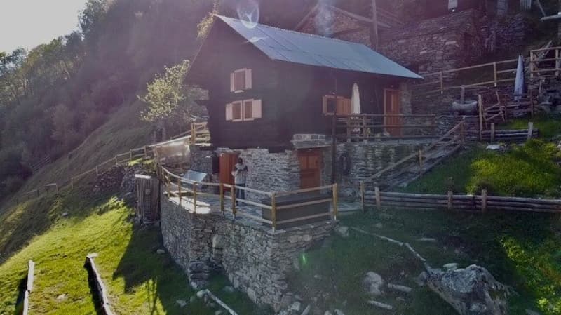 Magnificent rustic house in a quiet location (1)