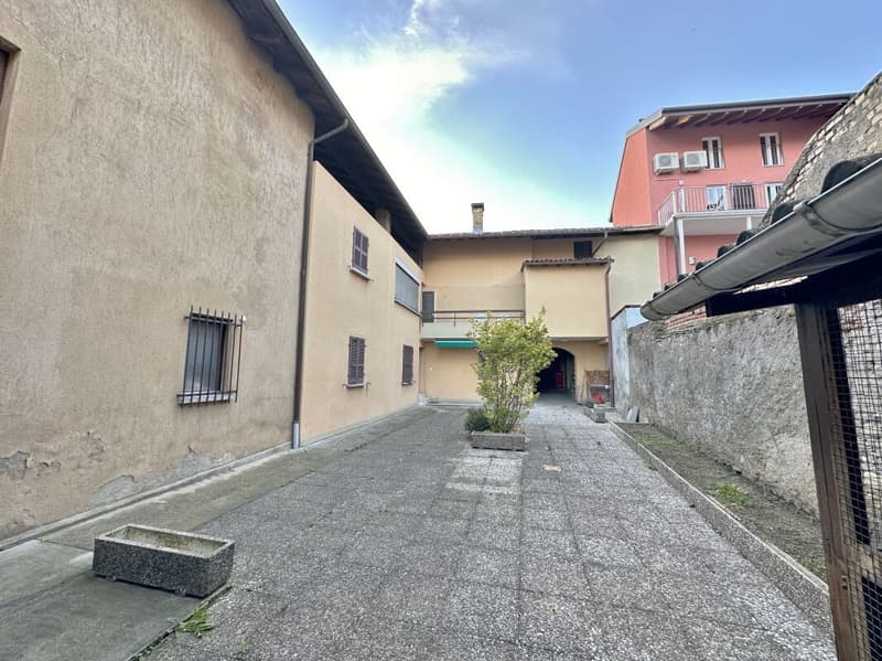 Intéressant complexe de noyau, deux unités d'habitation, rustique et cour privée (3)