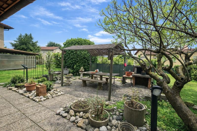 Detached house with rustico, large garden and private yard (23)