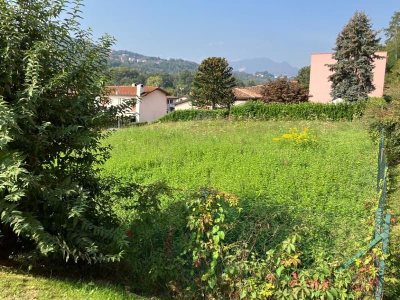 Bauplatz von 750 m² in sonniger Lage und mit freiem Blick (2)