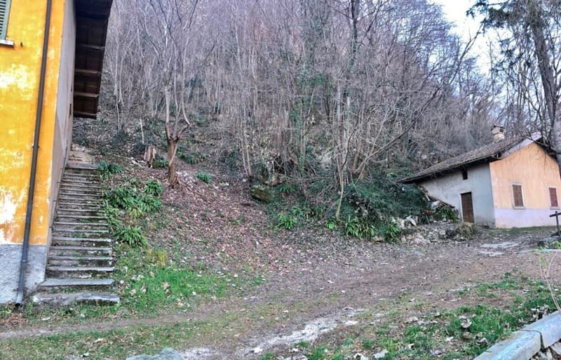 Bauland in der Gegend der Weinlager (1)