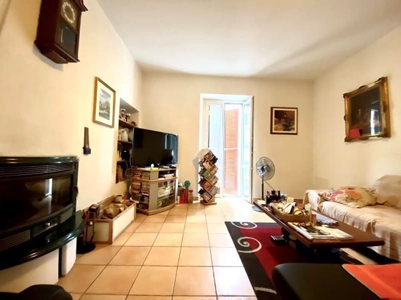 Rinnovata casa indipendente in zona verdeggiante e tranquilla (10)
