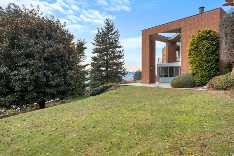 Prächtige Villa mit großem Garten und Aussicht (28)