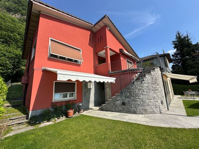 Prächtige Uni-Bi-Familien-Villa mit gepflegtem Garten, optimaler Ausrichtung und freier Sicht (3)