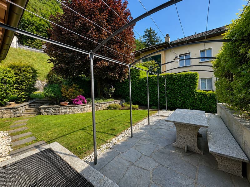Prächtige Uni-Bi-Familien-Villa mit gepflegtem Garten, optimaler Ausrichtung und freier Sicht (29)