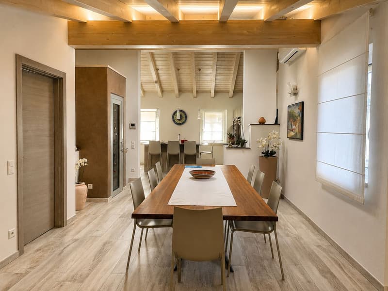 Exklusives Haus mit hohem Standard und internem Aufzug (1)